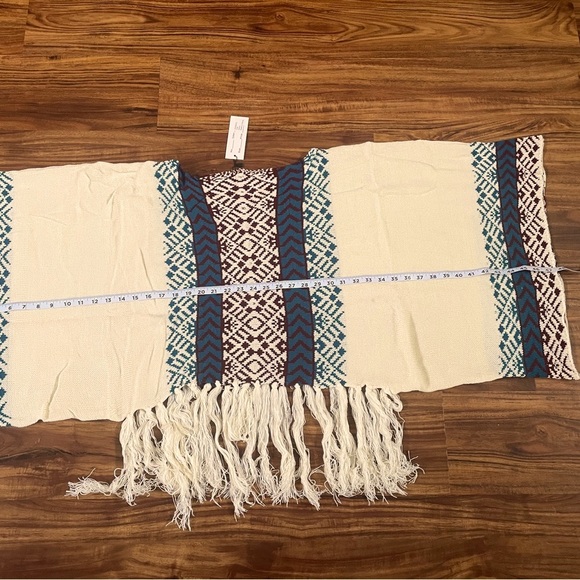 Bohemian cream tassel Poncho Sweater pullo… - Picture 7 of 10
